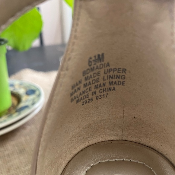 2prs for $20, Bandolino 6.5, Taupe/Tan heels - Picture 2 of 5